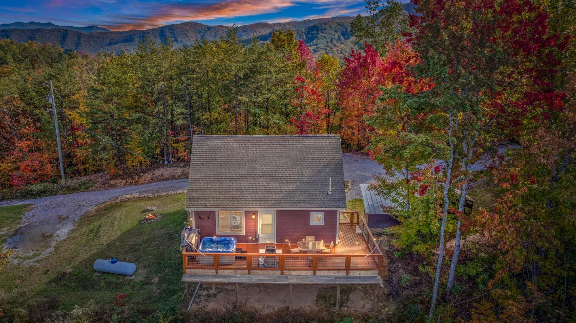 Summer Deals! - 10 Min To Parkway - Mt View- Hot Tub-Cozy Cabin Sevierville Exterior foto